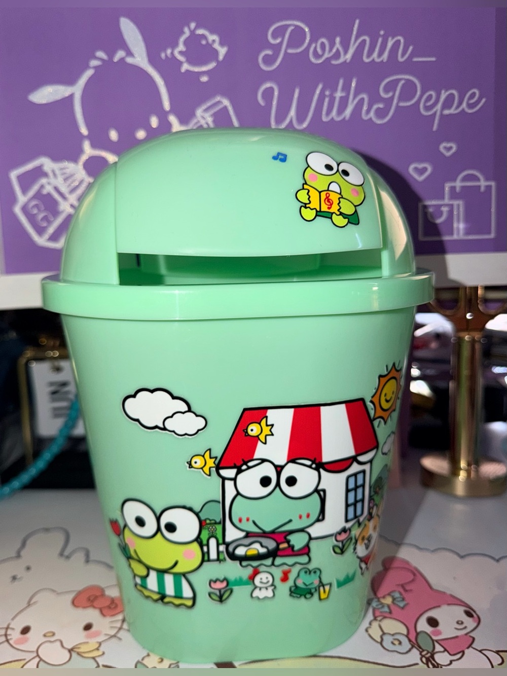 🐸NWOT Kerropi  Mint Green Mini trash can